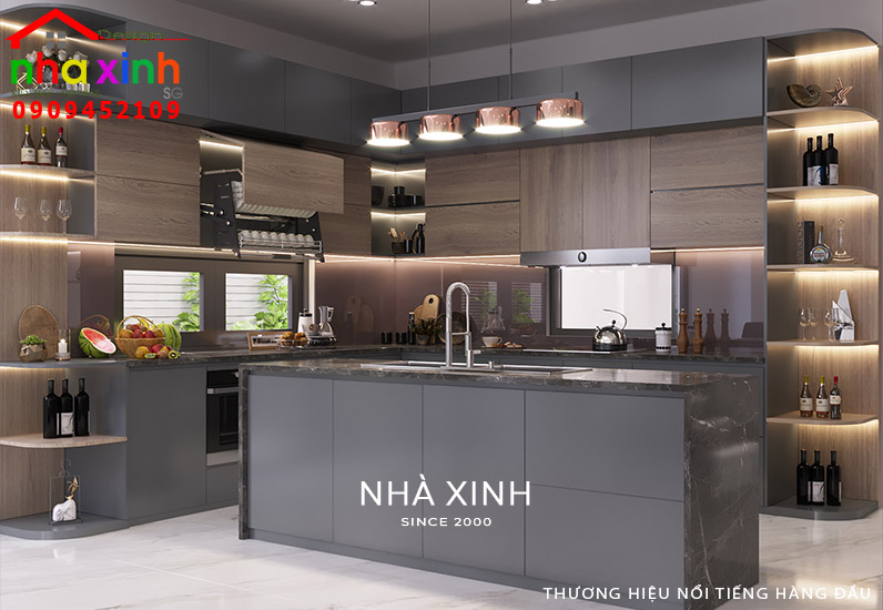 Phòng bếp được ốp đá granite kết hợp với hệ thống đèn