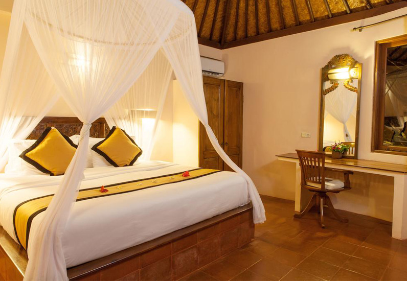 Phòng ngủ cổ điển resort Nha Trang