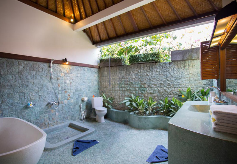 Phòng WC tại resort Nha Trang
