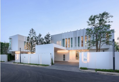 Khám Phá Mẫu Biệt Thự Hiện Đại 2 Tầng Gam Trắng Cự Kỳ Cuốn Hút 